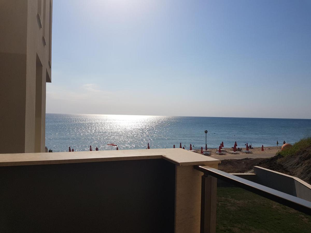 Dolphin Beach Apart Обзор Экстерьер фото